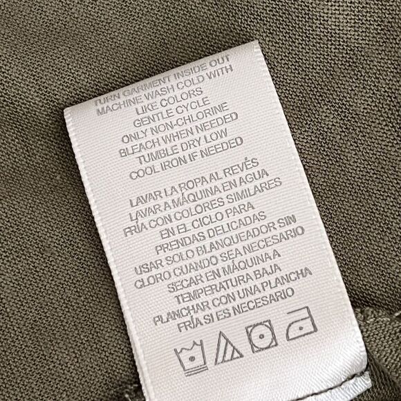 Dept 222‎ Top Women’s Size XL Top Tee V Neck Short Sleeves Side Slits - Picture 10 of 11